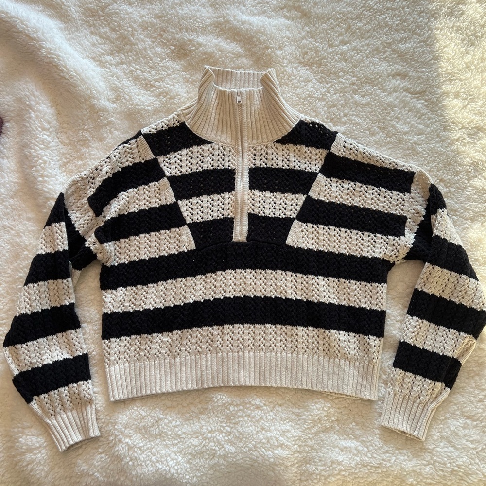 Crop knitted sweater